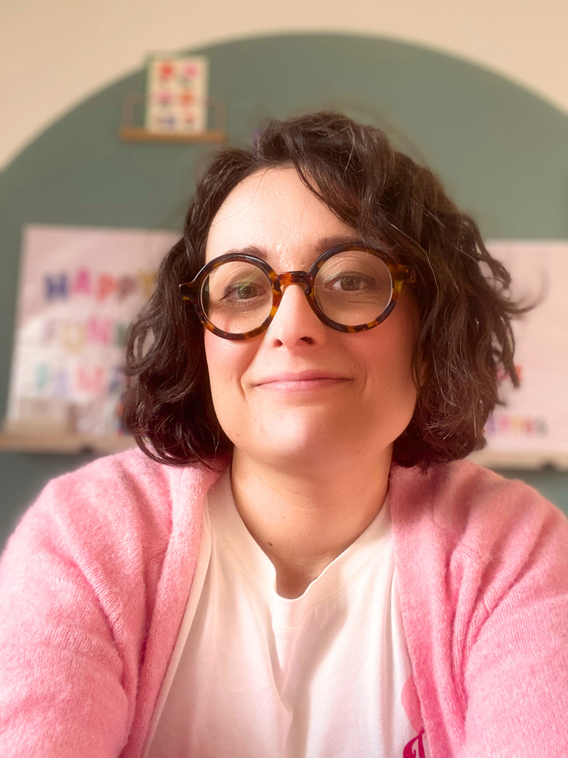 {"eId":"476293210744251","CameraPosition":2} Madeline Maugé, décoratrice d'intérieur en bien-être dans l'habitat.